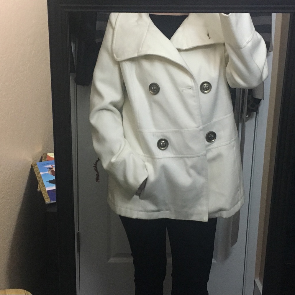 Cream/white peacoat